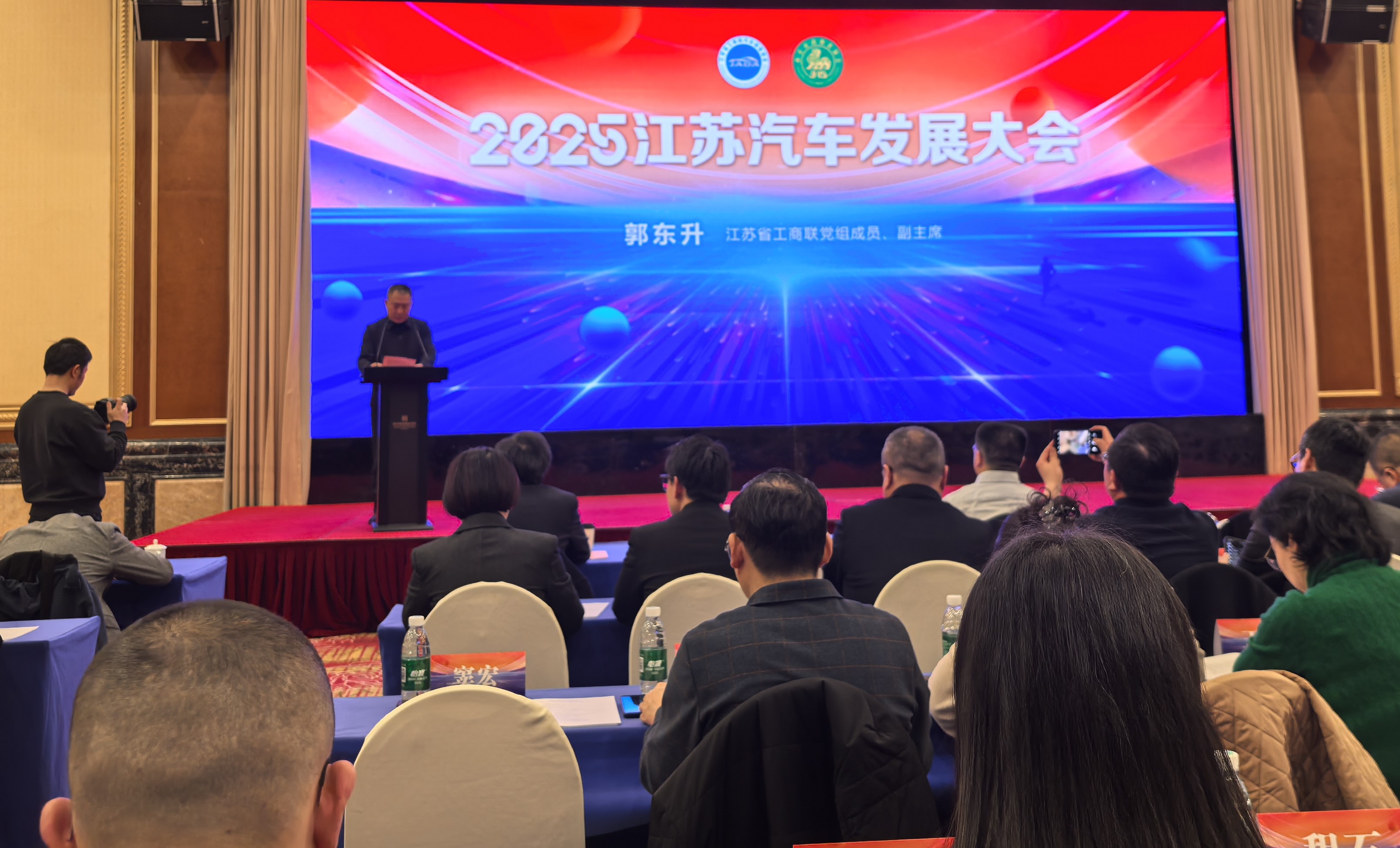 汽车2.jpg